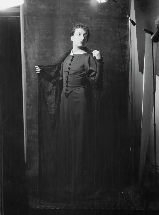 Framed Print : Eames, Claire [i.e. Clare], portrait photograph, 1926 Feb. 11. Creator: Arnold Genthe