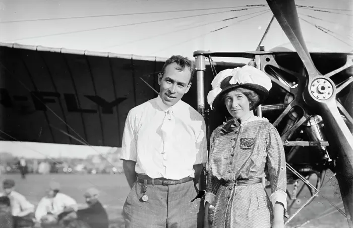 Framed Print : Earle Ovington & wife, 1911. Creator: Bain News Service Framed Print : Earle Ovington & wife, 1911. Creator: Bain News Service