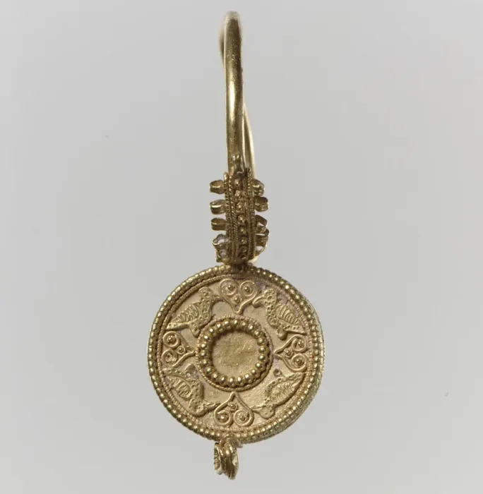 Framed Print : Earring, Langobardic or Byzantine (?), 6th-7th century. Creator: Unknown Framed Print : Earring, Langobardic or Byzantine (?), 6th-7th century. Creator: Unknown