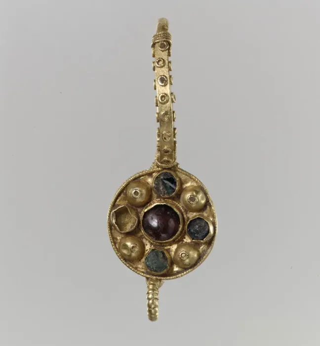 Framed Print : Earring, Langobardic or Byzantine (?), 6th-7th century. Creator: Unknown Framed Print : Earring, Langobardic or Byzantine (?), 6th-7th century. Creator: Unknown
