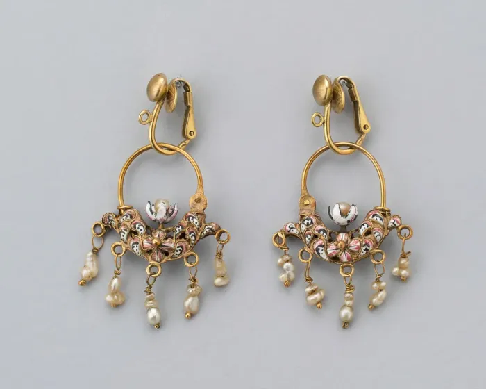 Framed Print : Earrings, Sicilia, c. 1675-c. 1725. Creator: Unknown Framed Print : Earrings, Sicilia, c. 1675-c. 1725. Creator: Unknown