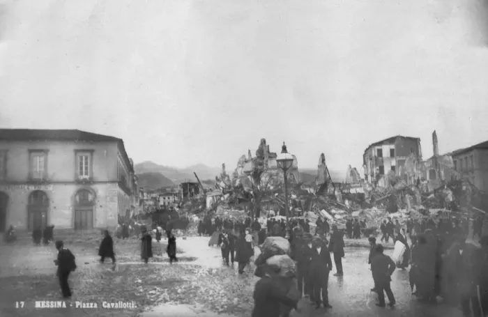 Framed Print : Earthquake damage in the Piazza Cavallotti, Messina, Sicily, Italy, December 1908 Framed Print : Earthquake damage in the Piazza Cavallotti, Messina, Sicily, Italy, December 1908