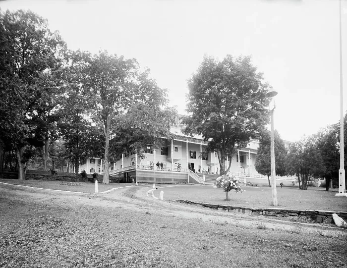 Framed Print : East front, Marion Hotel, on Lake George, N.Y. between 1900 and 1910. Creator: Unknown Framed Print : East front, Marion Hotel, on Lake George, N.Y. between 1900 and 1910. Creator: Unknown