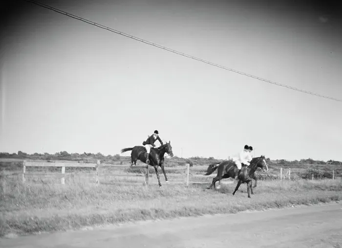 Framed Print : East Hampton hunt, 1933 Sept. Creator: Arnold Genthe Framed Print : East Hampton hunt, 1933 Sept. Creator: Arnold Genthe
