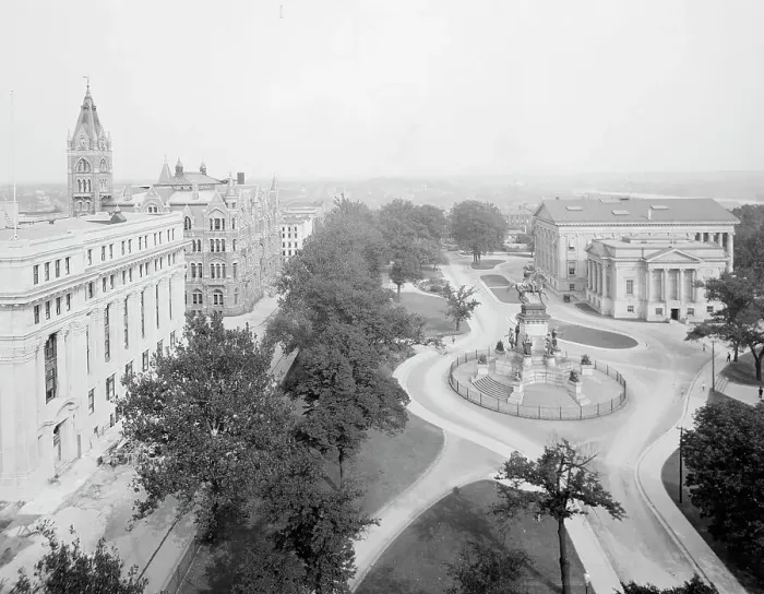 Framed Print : East from Hotel Richmond, Richmond, Va. c.between 1910 and 1920. Creator: Unknown Framed Print : East from Hotel Richmond, Richmond, Va. c.between 1910 and 1920. Creator: Unknown