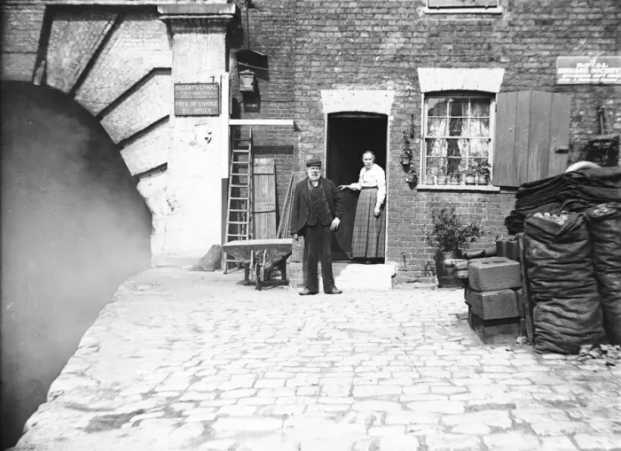 Framed Print : Eastern entrance to Pentonville Tunnel and tunnel keepers cottage, Regents Canal, London, c1905 Framed Print : Eastern entrance to Pentonville Tunnel and tunnel keepers cottage, Regents Canal, London, c1905
