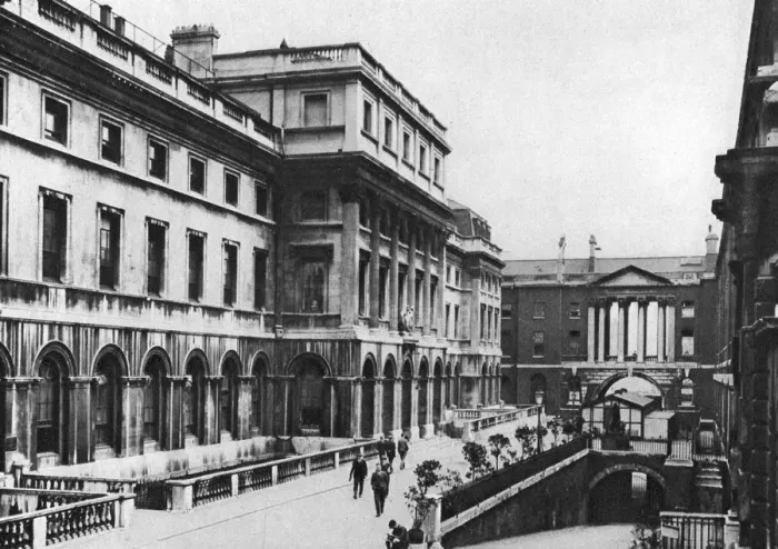 Framed Print : The Eastern wing of Somerset House, London, 1926-1927. Artist: McLeish Framed Print : The Eastern wing of Somerset House, London, 1926-1927. Artist: McLeish