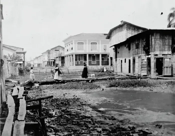 Framed Print : Ecuador - Scenes In Quayaquil, Ecuador, 1912. Creator: Harris & Ewing. Ecuador - Scenes In Quayaquil, Ecuador, 1912. Creator: Harris & Ewing Framed Print : Ecuador - Scenes In Quayaquil, Ecuador, 1912. Creator: Harris & Ewing. Ecuador - Scenes In Quayaquil, Ecuador, 1912. Creator: Harris & Ewing