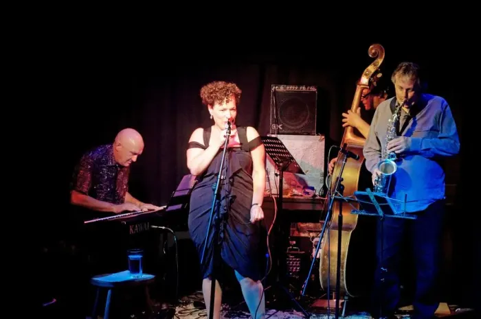 Framed Print : Edana Minghella Quartet, Brunswick, Hove, East Sussex, Oct 2015. Artist: Brian O Connor Framed Print : Edana Minghella Quartet, Brunswick, Hove, East Sussex, Oct 2015. Artist: Brian O Connor