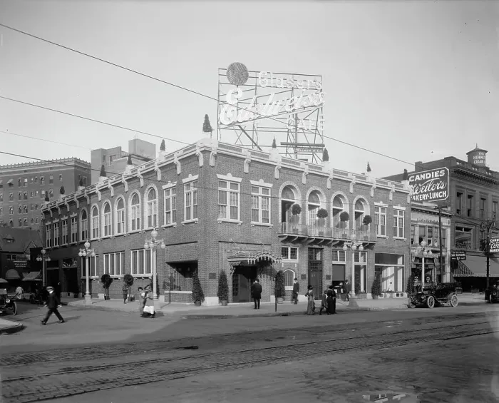 Framed Print : Edelweiss Cafe, Detroit, Mich. between 1905 and 1915. Creator: Unknown Framed Print : Edelweiss Cafe, Detroit, Mich. between 1905 and 1915. Creator: Unknown