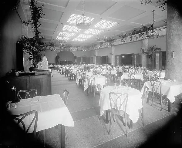 Edelweiss Cafe, main dining room (front entrance), Detroit, Mich. between 1905 and 1915. Creator: Unknown