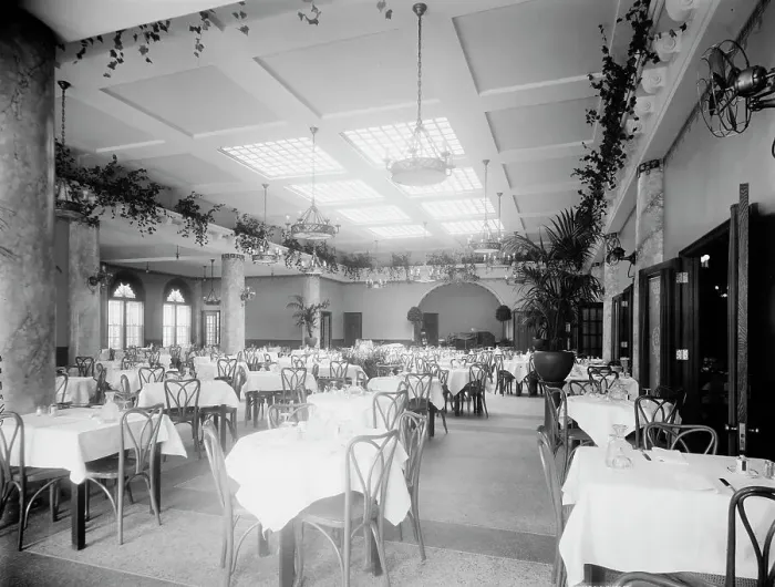 Framed Print : Edelweiss Cafe, main dining room from southwest corner, Detroit, Mich. between 1905 and 1915. Creator: Unknown Framed Print : Edelweiss Cafe, main dining room from southwest corner, Detroit, Mich. between 1905 and 1915. Creator: Unknown