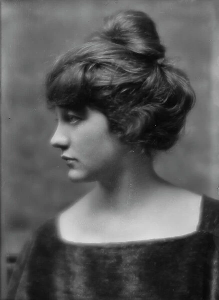 Eder, May, Miss, portrait photograph, 1914 Mar. 3. Creator: Arnold Genthe