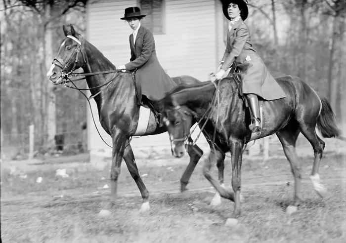 Framed Print : Edgewood Hunt - Miss Bennett; Miss Blackwood, 1912. Creator: Harris & Ewing. Edgewood Hunt - Miss Bennett; Miss Blackwood, 1912. Creator: Harris & Ewing Framed Print : Edgewood Hunt - Miss Bennett; Miss Blackwood, 1912. Creator: Harris & Ewing. Edgewood Hunt - Miss Bennett; Miss Blackwood, 1912. Creator: Harris & Ewing
