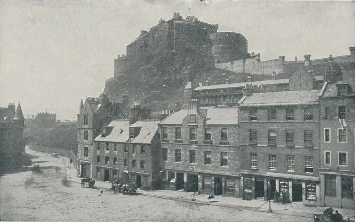 Framed Print : Edinburgh Castle, 1910. Artist: Photochrom Co Ltd of London Framed Print : Edinburgh Castle, 1910. Artist: Photochrom Co Ltd of London