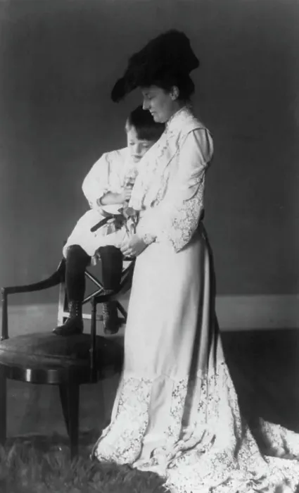 Framed Print : Edith Kermit Roosevelt with Quentin, 1902. Creator: Frances Benjamin Johnston Framed Print : Edith Kermit Roosevelt with Quentin, 1902. Creator: Frances Benjamin Johnston
