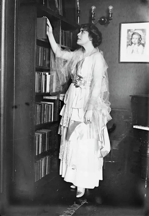 Framed Print : Edith Wynne Matthison, 1915 or 1916. Creator: Bain News Service