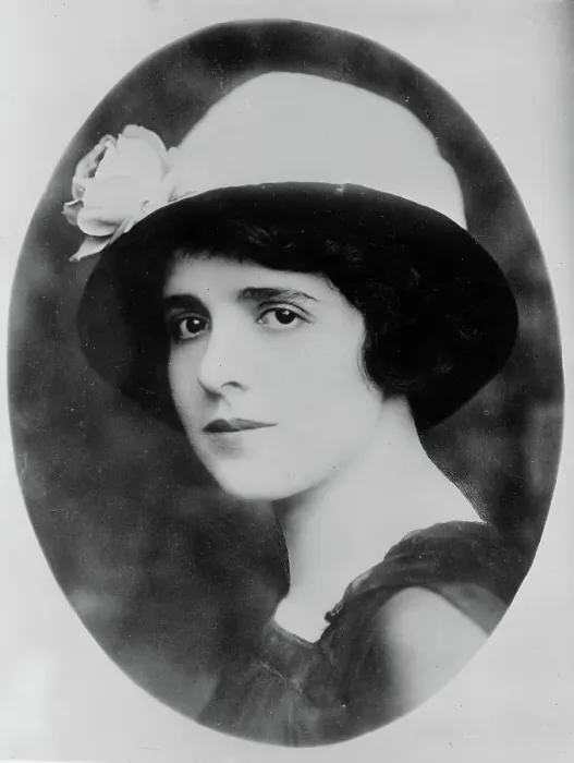 Framed Print : Edna Goodrich, between c1910 and c1915. Creator: Bain News Service Framed Print : Edna Goodrich, between c1910 and c1915. Creator: Bain News Service