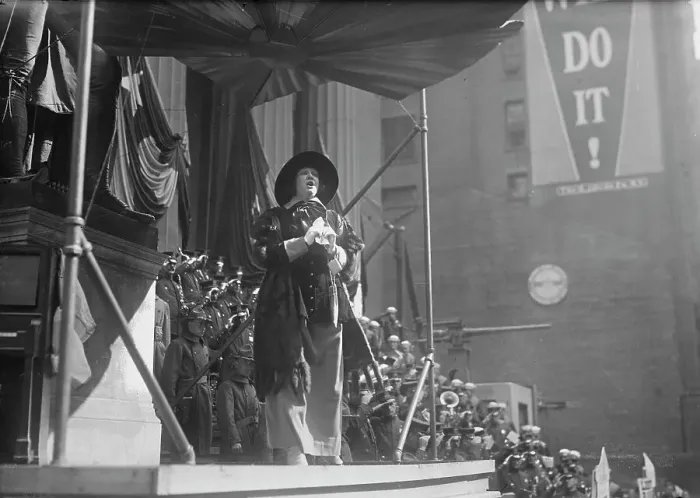 Framed Print : Edna De Lima, 1918. Creator: Bain News Service Framed Print : Edna De Lima, 1918. Creator: Bain News Service