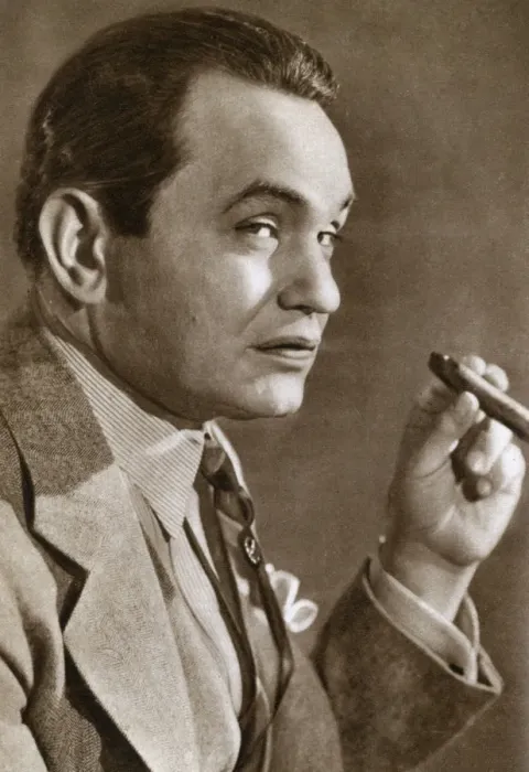 Framed Print : Edward Goldenberg Robinson, American stage and film actor, of Romanian origin, 1933 Framed Print : Edward Goldenberg Robinson, American stage and film actor, of Romanian origin, 1933