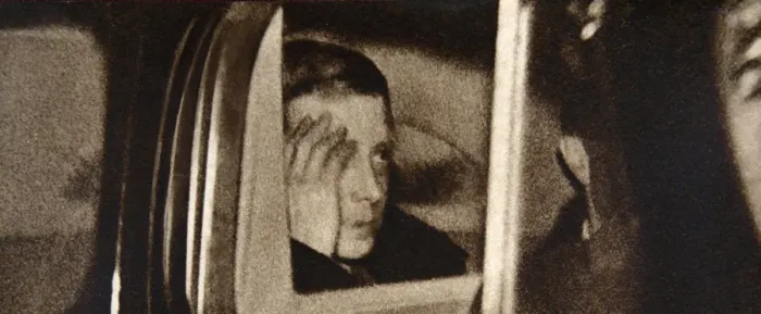 Framed Print : Edward VIII leaving Windsor Castle, after his abdication speech, 11 December, 1936 Framed Print : Edward VIII leaving Windsor Castle, after his abdication speech, 11 December, 1936