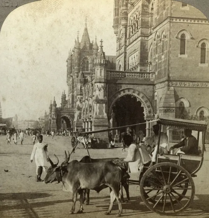 Framed Print : Ekka, outside Victoria Station, Bombay, India, c1900s(?). Artist: Underwood & Underwood Framed Print : Ekka, outside Victoria Station, Bombay, India, c1900s(?). Artist: Underwood & Underwood