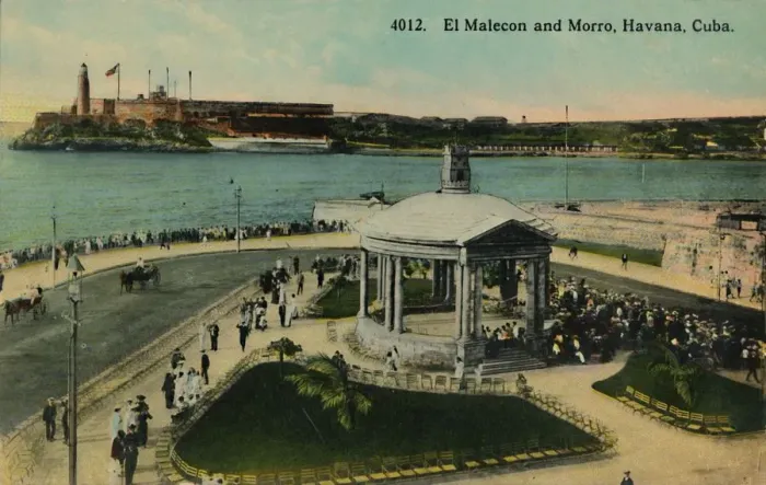 Framed Print : El Malecon and Morro, Havana, Cuba, c1915. Creator: Unknown Framed Print : El Malecon and Morro, Havana, Cuba, c1915. Creator: Unknown