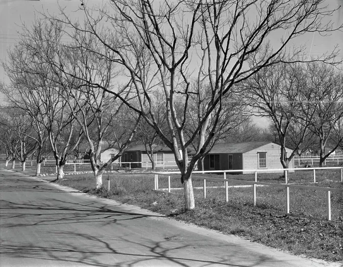 Framed Print : El Monte federal subsistence housing - 100 homes all occupied, California, 1936. Creator: Dorothea Lange Framed Print : El Monte federal subsistence housing - 100 homes all occupied, California, 1936. Creator: Dorothea Lange