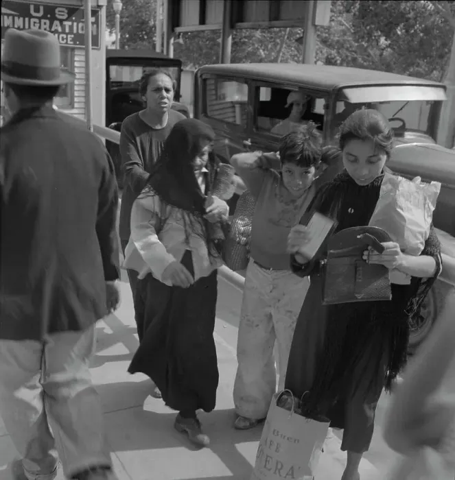 Framed Print : El Paso housewives after a day's shopping in Juarez, Mexico, Texas, 1937. Creator: Dorothea Lange Framed Print : El Paso housewives after a day's shopping in Juarez, Mexico, Texas, 1937. Creator: Dorothea Lange