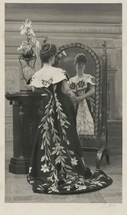 Framed Print : Elisabeth, Countess Greffulhe (1860-1952), nee de Riquet de Caraman-Chimay Framed Print : Elisabeth, Countess Greffulhe (1860-1952), nee de Riquet de Caraman-Chimay