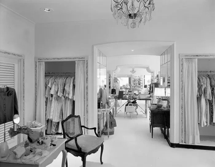 Framed Print : Elizabeth Arden, business on Worth Ave. Palm Beach, 1959. Creator: Gottscho-Schleisner, Inc