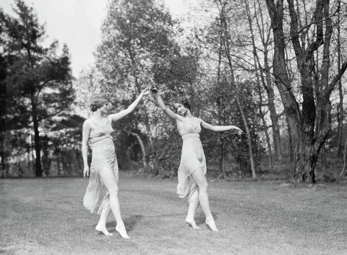 Framed Print : Elizabeth Duncan dancers, between 1916 and 1941. Creator: Arnold Genthe Framed Print : Elizabeth Duncan dancers, between 1916 and 1941. Creator: Arnold Genthe