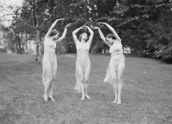 Framed Print : Elizabeth Duncan dancers, between 1916 and 1941. Creator: Arnold Genthe Framed Print : Elizabeth Duncan dancers, between 1916 and 1941. Creator: Arnold Genthe
