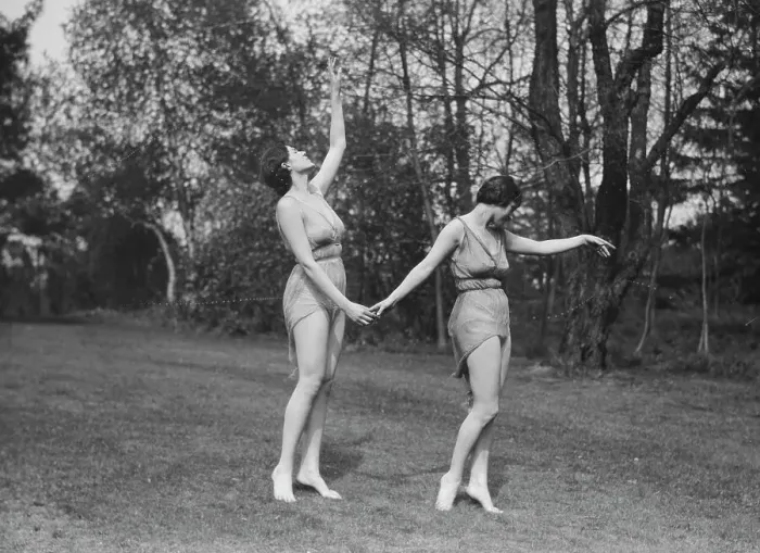 Framed Print : Elizabeth Duncan dancers, between 1916 and 1941. Creator: Arnold Genthe Framed Print : Elizabeth Duncan dancers, between 1916 and 1941. Creator: Arnold Genthe
