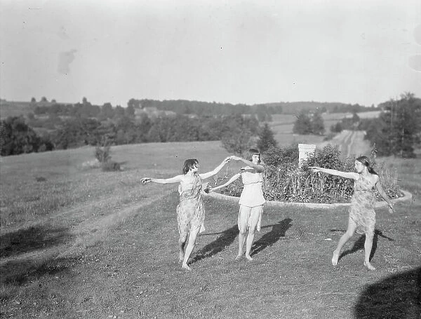 Elizabeth Duncan dancers and children, between 1916 and 1941. Creator: Arnold Genthe