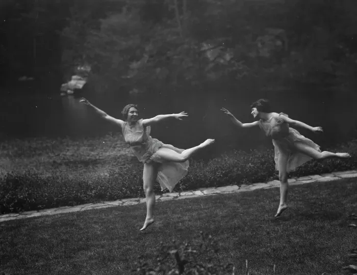 Framed Print : Elizabeth Duncan dancers and children, between 1916 and 1941. Creator: Arnold Genthe Framed Print : Elizabeth Duncan dancers and children, between 1916 and 1941. Creator: Arnold Genthe
