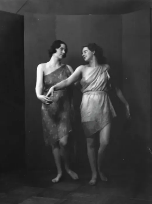 Framed Print : Elizabeth Duncan dancers and children, 1931 Creator: Arnold Genthe Framed Print : Elizabeth Duncan dancers and children, 1931 Creator: Arnold Genthe
