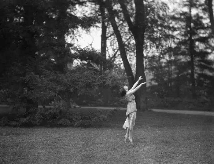 Framed Print : Elizabeth Duncan dancers and children, 1920 Creator: Arnold Genthe Framed Print : Elizabeth Duncan dancers and children, 1920 Creator: Arnold Genthe