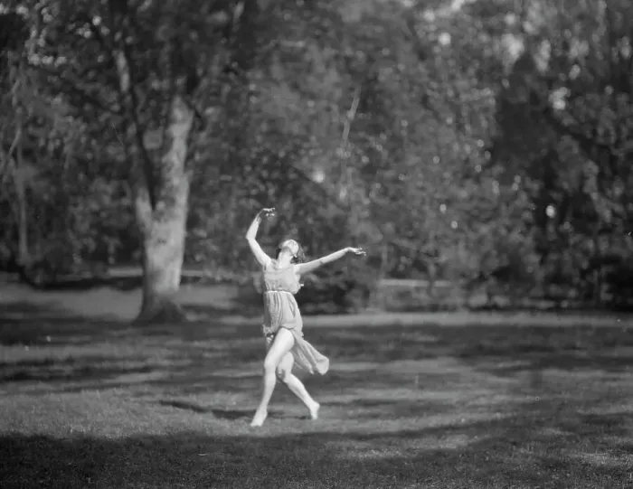 Framed Print : Elizabeth Duncan dancers and children, 1920 Creator: Arnold Genthe