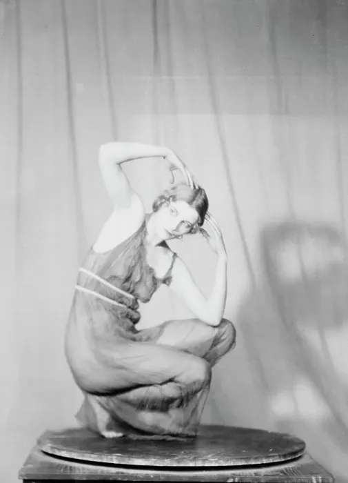 Framed Print : Elizabeth Duncan dancers and children, 1932 Creator: Arnold Genthe Framed Print : Elizabeth Duncan dancers and children, 1932 Creator: Arnold Genthe