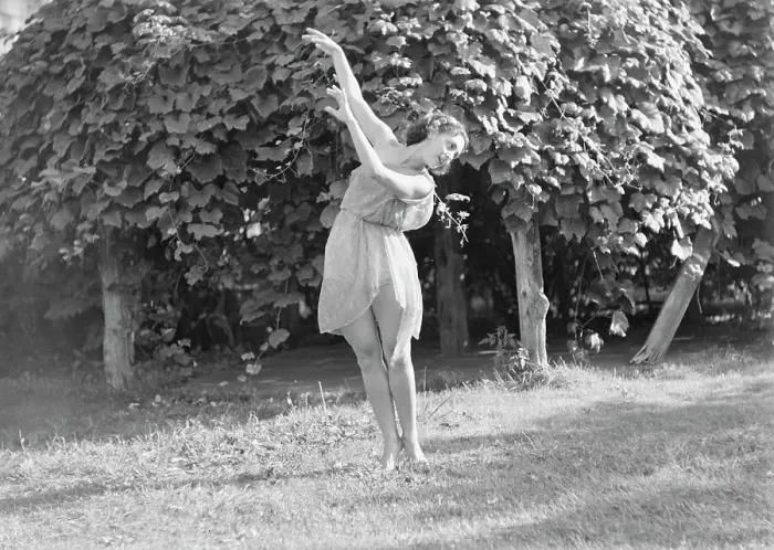 Framed Print : Elizabeth Duncan dancers and children, 1936 Creator: Arnold Genthe Framed Print : Elizabeth Duncan dancers and children, 1936 Creator: Arnold Genthe
