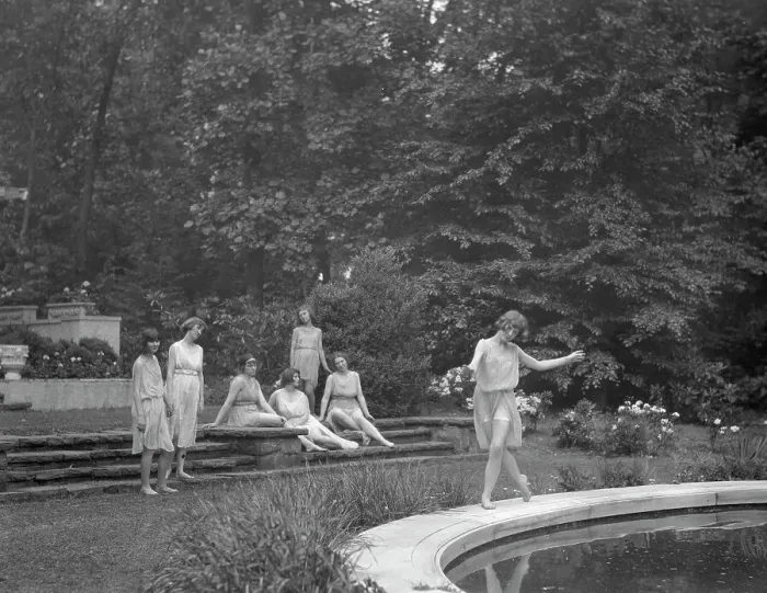 Framed Print : Elizabeth Duncan dancers and children, between 1916 and 1941. Creator: Arnold Genthe Framed Print : Elizabeth Duncan dancers and children, between 1916 and 1941. Creator: Arnold Genthe