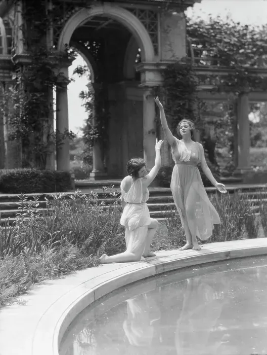 Framed Print : Elizabeth Duncan dancers and children, between 1916 and 1941. Creator: Arnold Genthe Framed Print : Elizabeth Duncan dancers and children, between 1916 and 1941. Creator: Arnold Genthe