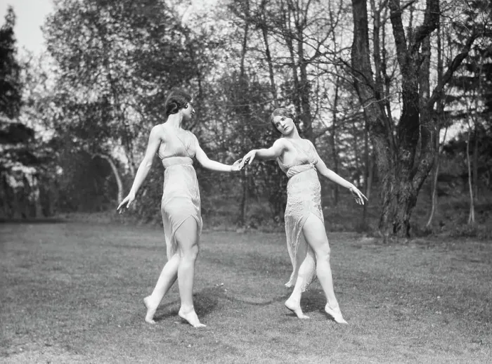 Framed Print : Elizabeth Duncan dancers and children, 1929 Creator: Arnold Genthe Framed Print : Elizabeth Duncan dancers and children, 1929 Creator: Arnold Genthe