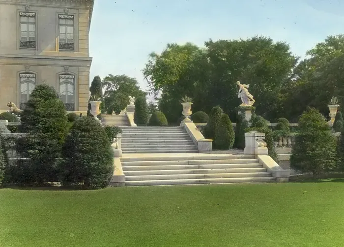 Framed Print : The Elms, Edward Julius Berwind, 367 Bellevue Avenue, Newport, Rhode Island, 1914. Creator: Frances Benjamin Johnston. The Elms, Edward Julius Berwind, 367 Bellevue Avenue, Newport, Rhode Island, 1914 Framed Print : The Elms, Edward Julius Berwind, 367 Bellevue Avenue, Newport, Rhode Island, 1914. Creator: Frances Benjamin Johnston. The Elms, Edward Julius Berwind, 367 Bellevue Avenue, Newport, Rhode Island, 1914