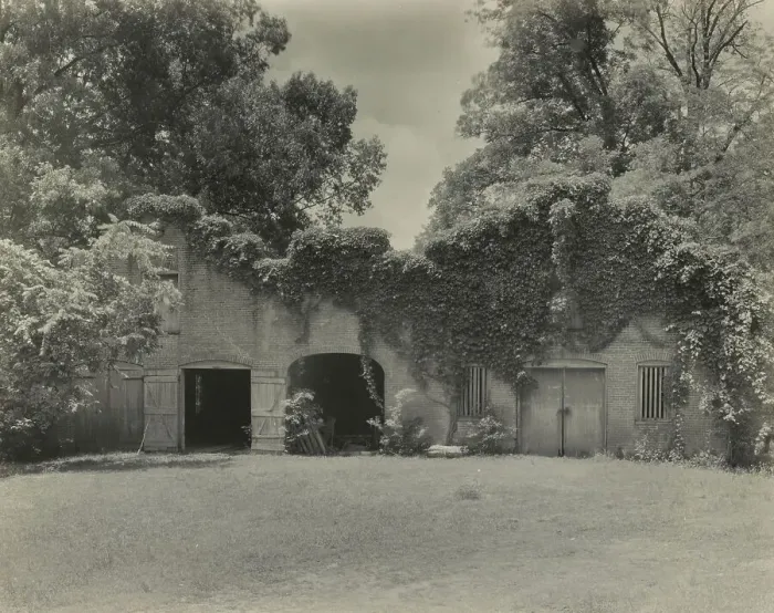 Framed Print : Elmscourt, Natchez, Adams County, Mississippi, 1938. Creator: Frances Benjamin Johnston