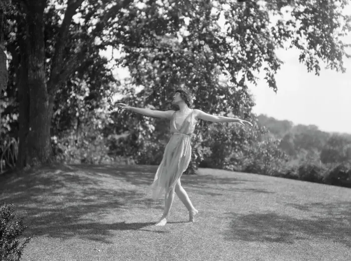 Framed Print : Elsie Dufour dancer, between 1918 and 1920. Creator: Arnold Genthe Framed Print : Elsie Dufour dancer, between 1918 and 1920. Creator: Arnold Genthe