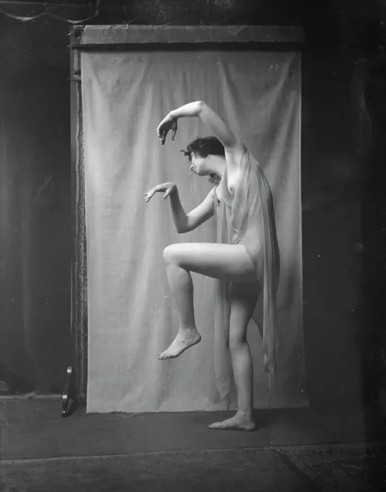 Framed Print : Elsie Dufour dancer, between 1918 and 1920. Creator: Arnold Genthe Framed Print : Elsie Dufour dancer, between 1918 and 1920. Creator: Arnold Genthe