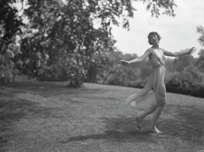 Framed Print : Elsie Dufour dancer, between 1918 and 1920. Creator: Arnold Genthe Framed Print : Elsie Dufour dancer, between 1918 and 1920. Creator: Arnold Genthe