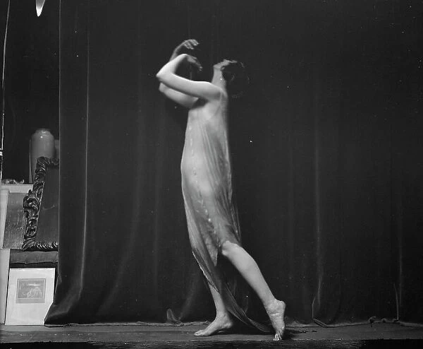 Elsie Dufour dancer, between 1918 and 1920. Creator: Arnold Genthe